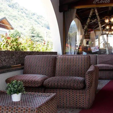 Hotel Alpino Cuasso Al Monte