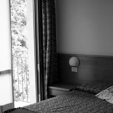 Alpino Hotel Cuasso Al Monte