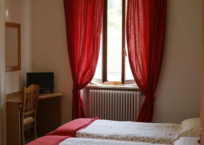 Alpino Hotel Cuasso Al Monte